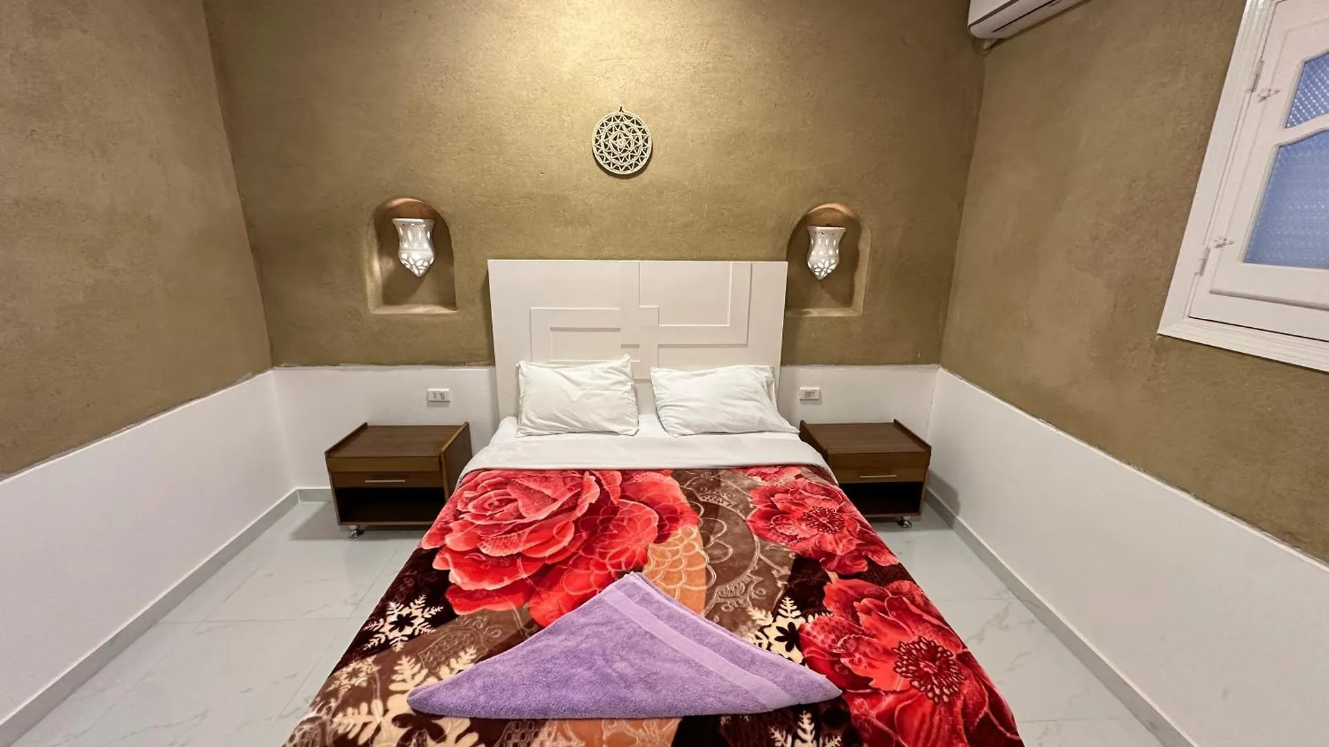 Tuya House Luxor Villa